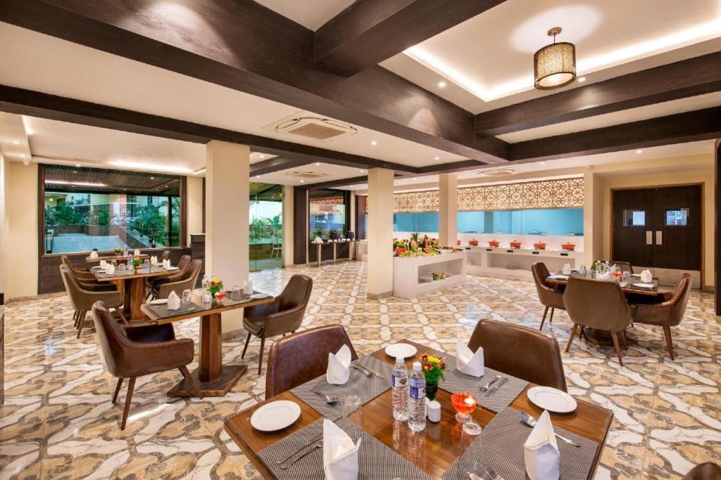 Sea Breeze Max Resort & Spa Madgaon Exterior photo