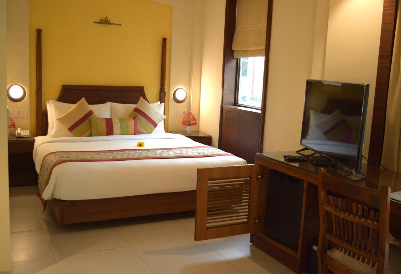 Sea Breeze Max Resort & Spa Madgaon Exterior photo