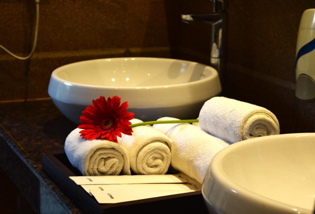 Sea Breeze Max Resort & Spa Madgaon Exterior photo